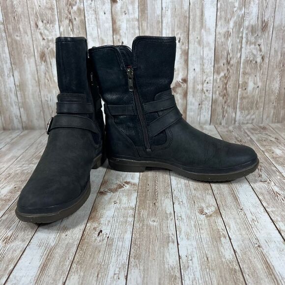 Ugg Simmens Waterproof zip up bootie womens 7 - Picture 6 of 8